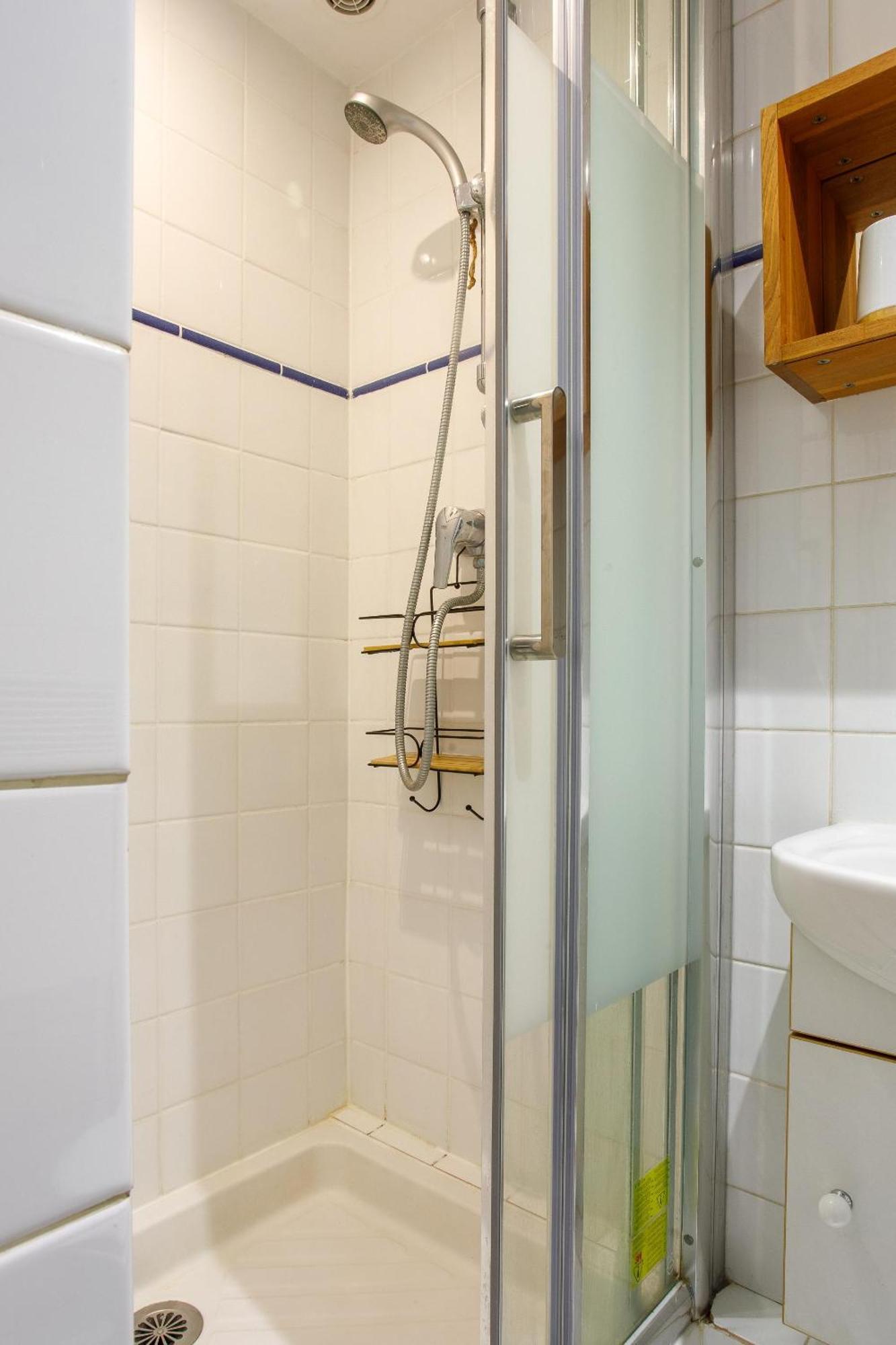 Appartement Charming Studio With Patio Passerelle