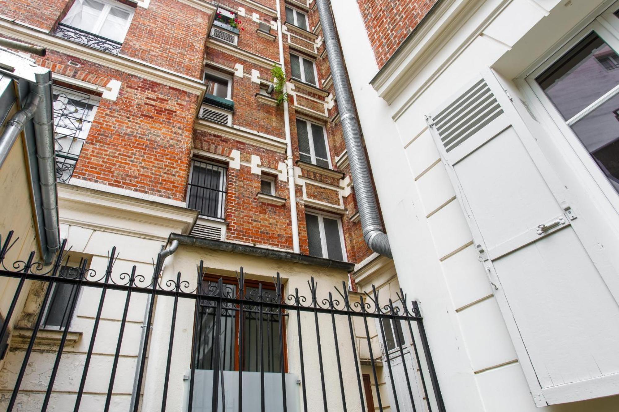 Charming Studio With Patio Passerelle Parijs